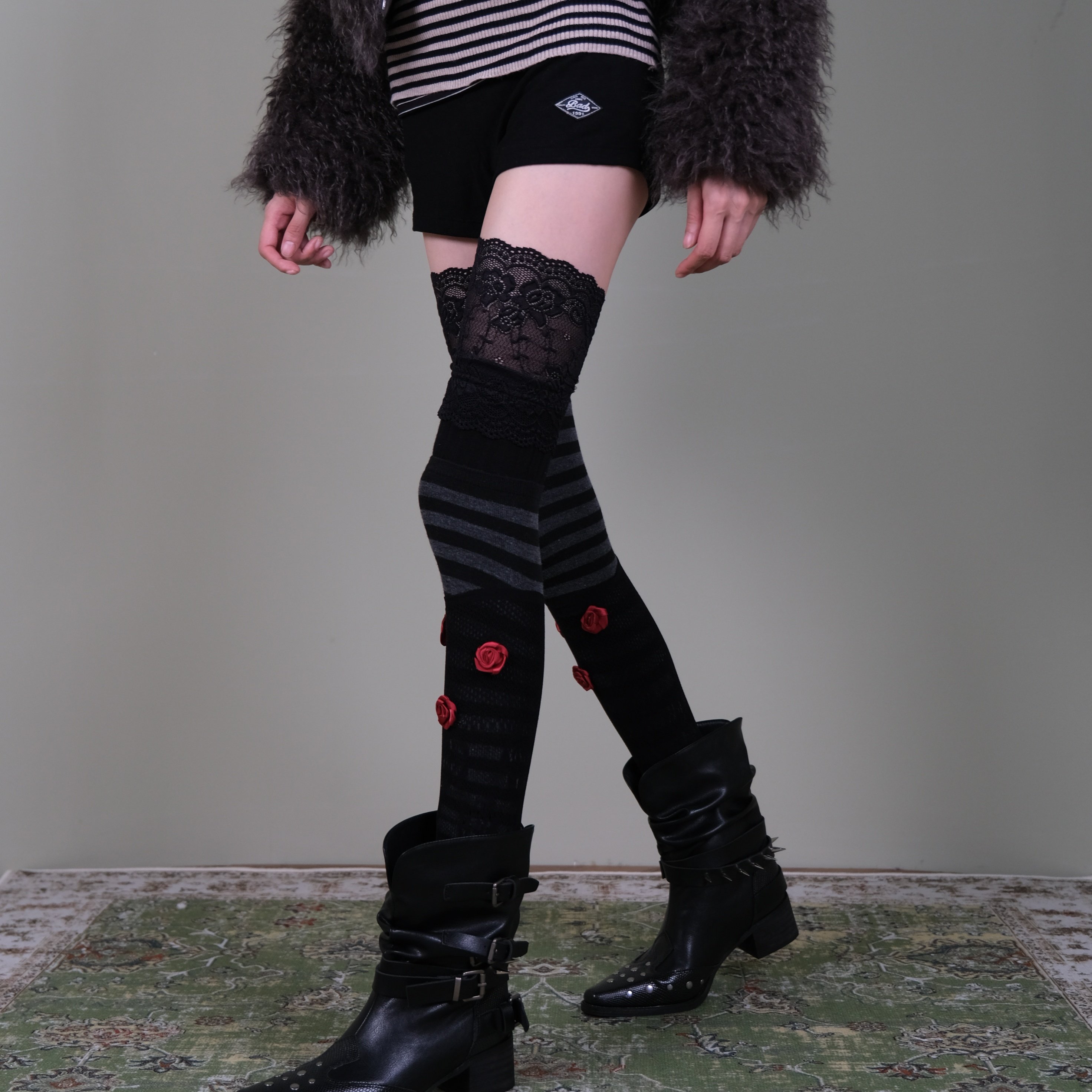 西岭【红玫瑰黑灰条纹过膝袜女 暗黑浪漫风 秋冬搭配黑色靴子潮袜
