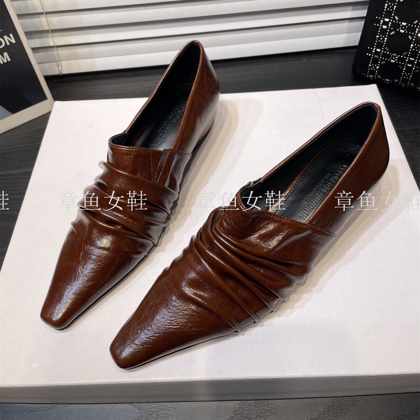 法式复古褶皱低跟小皮鞋女2026新款软皮尖头深口单鞋软底奶奶鞋,女鞋,深口单鞋,淘宝优惠券,粉丝福利购,淘宝优惠卷