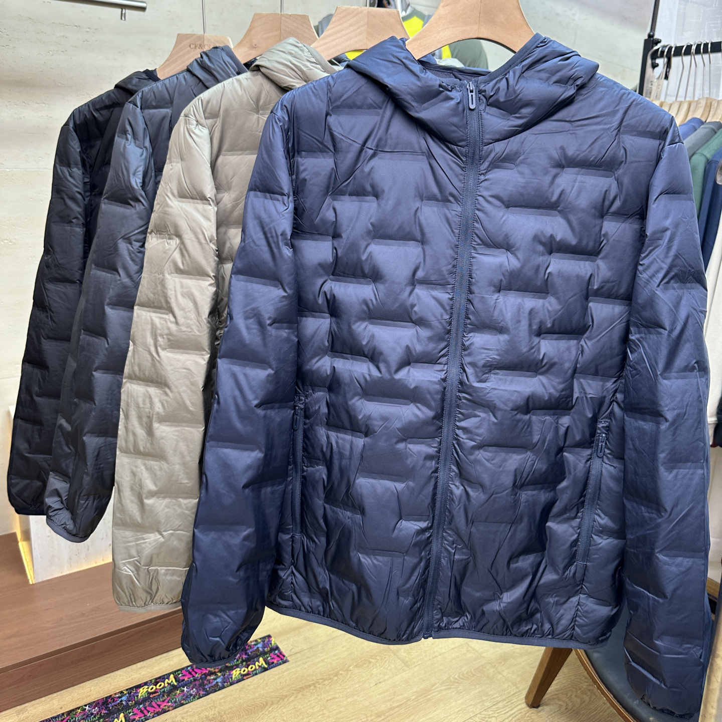 秋冬连帽巨保暖休闲羽绒服