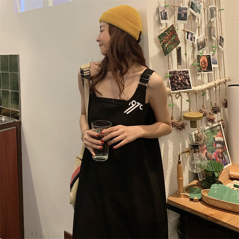 Photo of Korean fashion students' cotton suspender dress