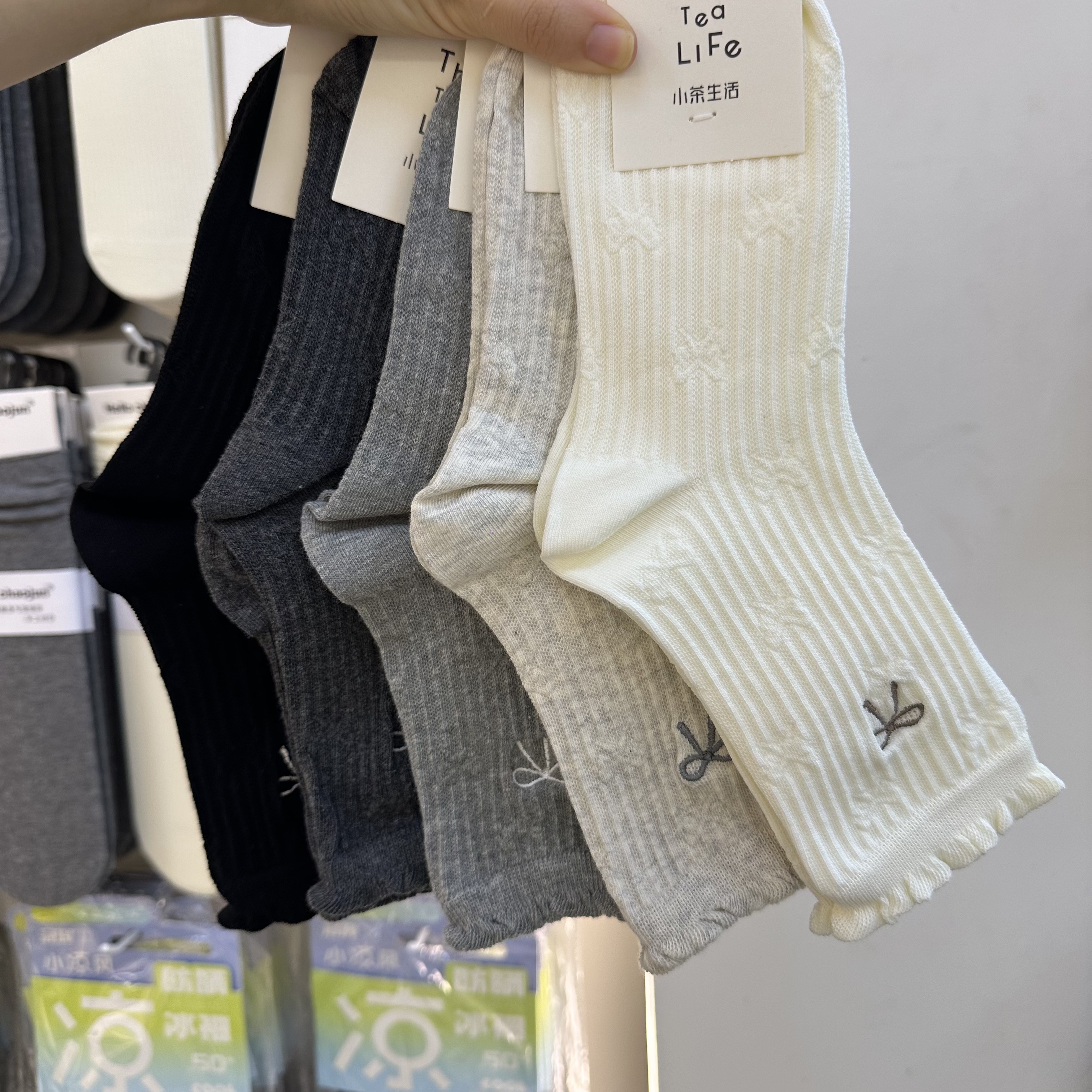 小茶生活Thetealife袜子秋冬女纯色网眼中筒袜可爱蝴蝶结花边袜