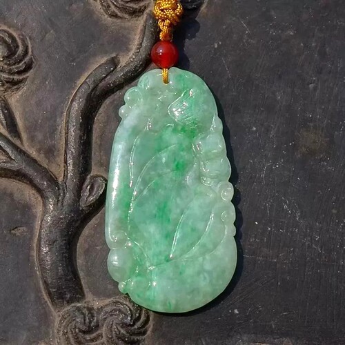 天然A货缅甸老坑翡翠吊坠挂件