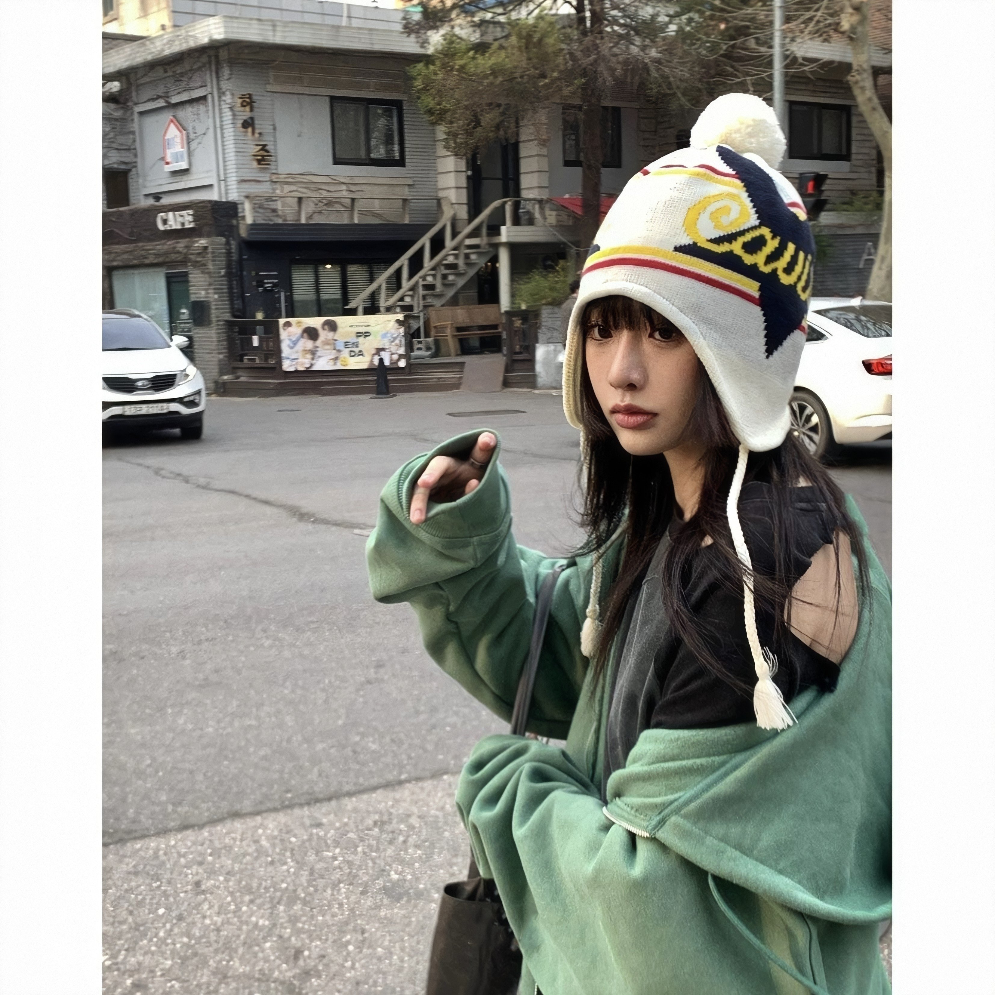 小众品牌星星可爱毛球遮耳针织帽