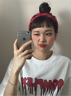 [REコンテナ] 2024韩版定制品牌红色字体滴血印花情侣短袖T恤衫