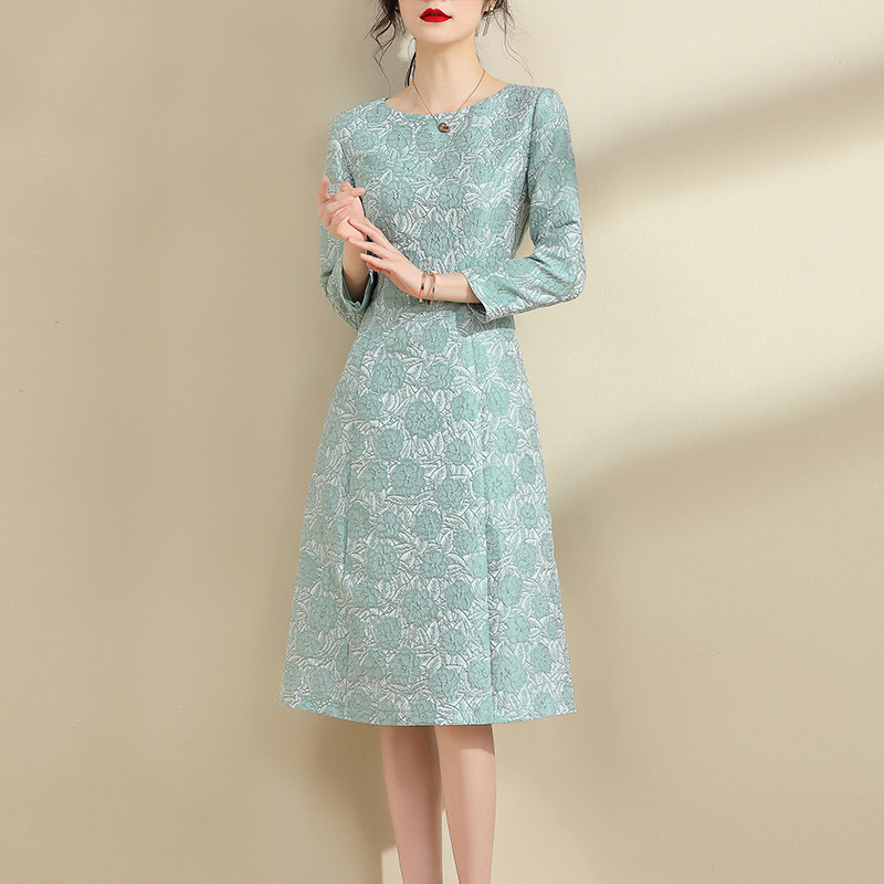 水墨青华2022秋装新品简约修身收腰提花连衣裙名媛轻奢气质a字裙
