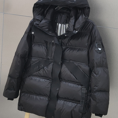 2025新款韩版潮黑金羽绒服