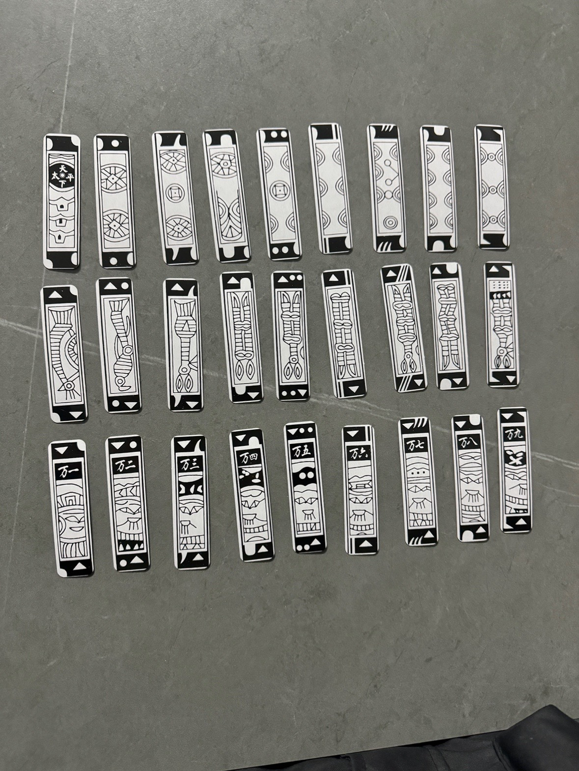 纸牌108张纸牌老人纸牌苗台纸牌老人长条纸牌游戏卡片可定制
