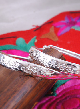 天真活泼风伸缩饰品婴儿满月礼物