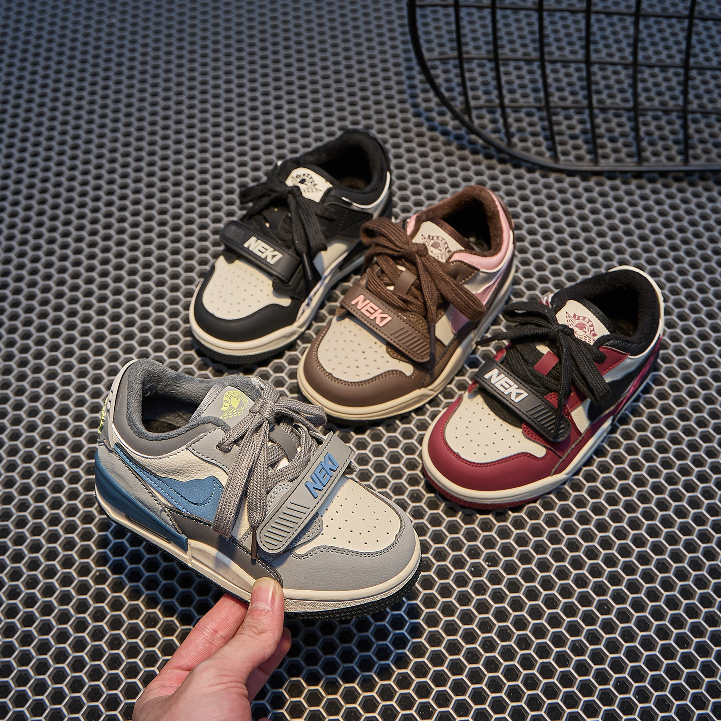 女童运动鞋2025冬季新款加绒保暖气垫男童防滑篮球鞋儿童时尚拼色