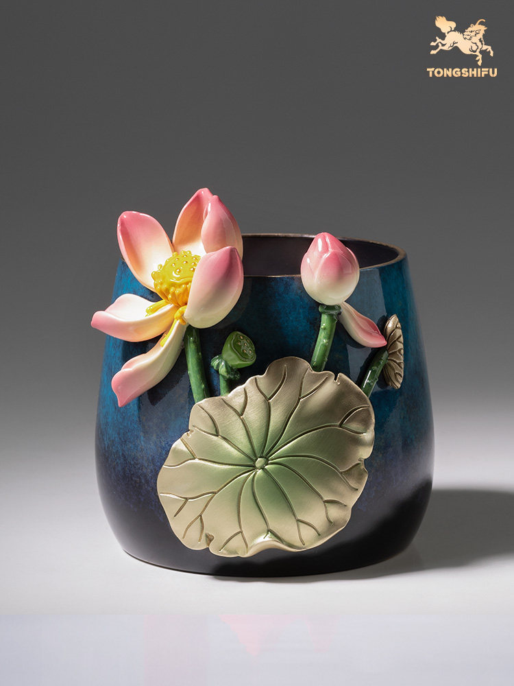 铜制大师荷花笔筒《客厅书房铜制装饰品家居工艺教师节礼品》,家居饰品,桌面摆件,淘宝优惠券,粉丝福利购,淘宝优惠卷