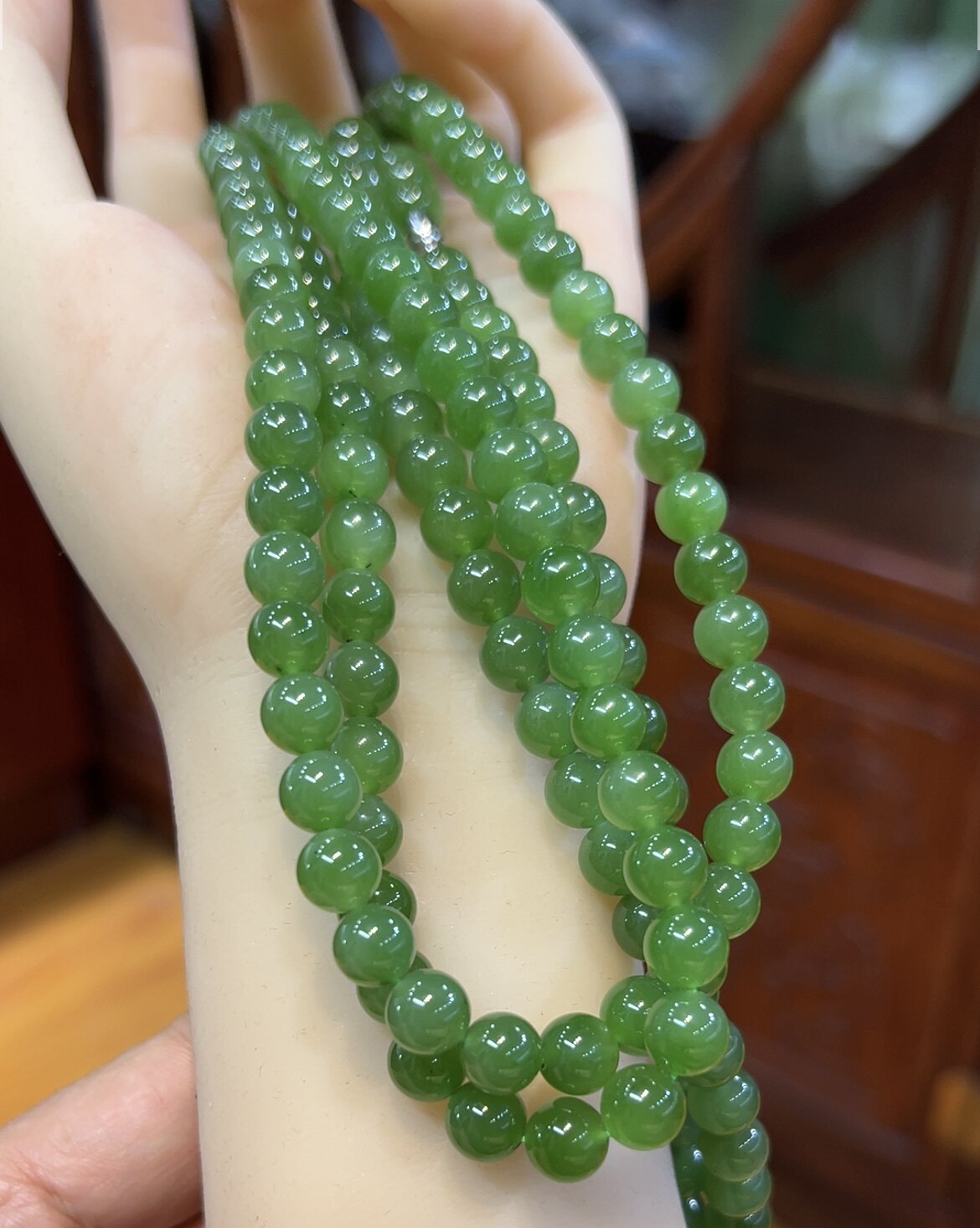 新疆直发正品和田玉碧玉阳绿项链天然玉石圆珠子针尖黑点带证书