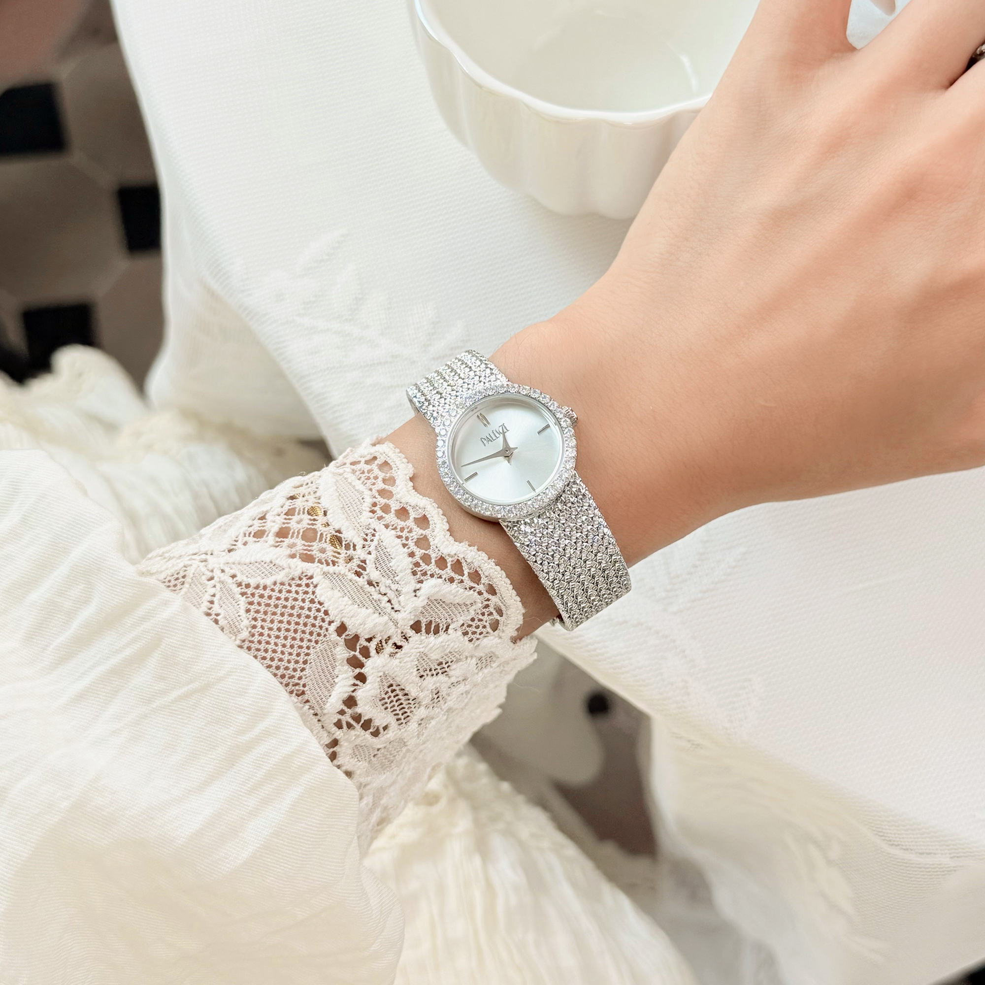 轻奢镶钻文艺复古女士手表