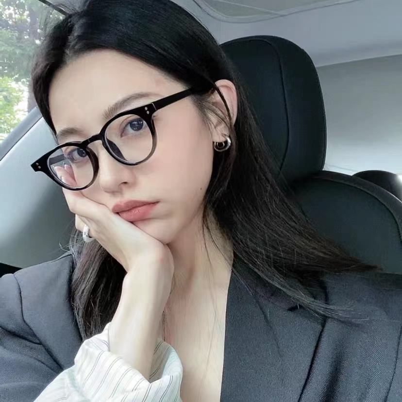 小脸女黑框眼镜素颜神器万新配镜