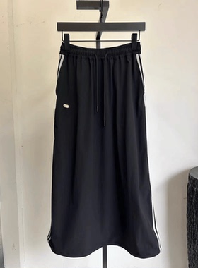 轻运动风工装高腰半身裙女2024夏季新款黑色显瘦松紧腰抽绳女装