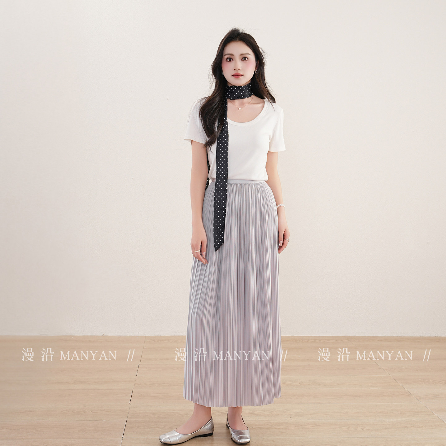 漫沿MANYAN灰色高级感压褶百褶裙2026春夏新款松紧高腰气质半身裙