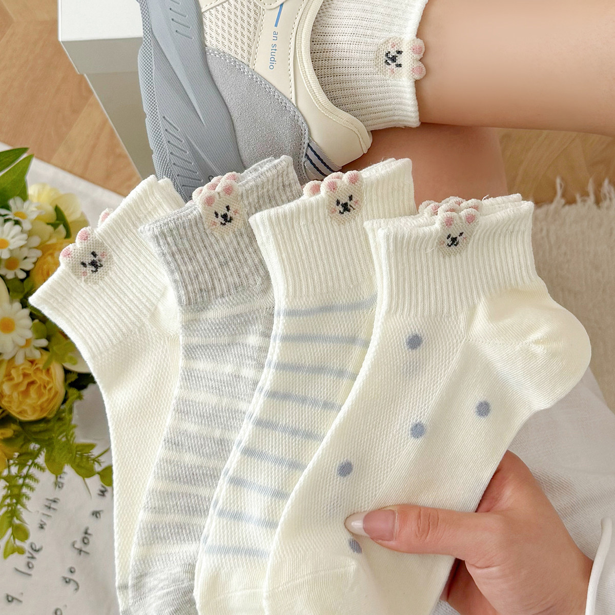 可爱袜子女生短筒棉袜夏季薄款透气无骨卡通小兔低帮运动浅口船袜