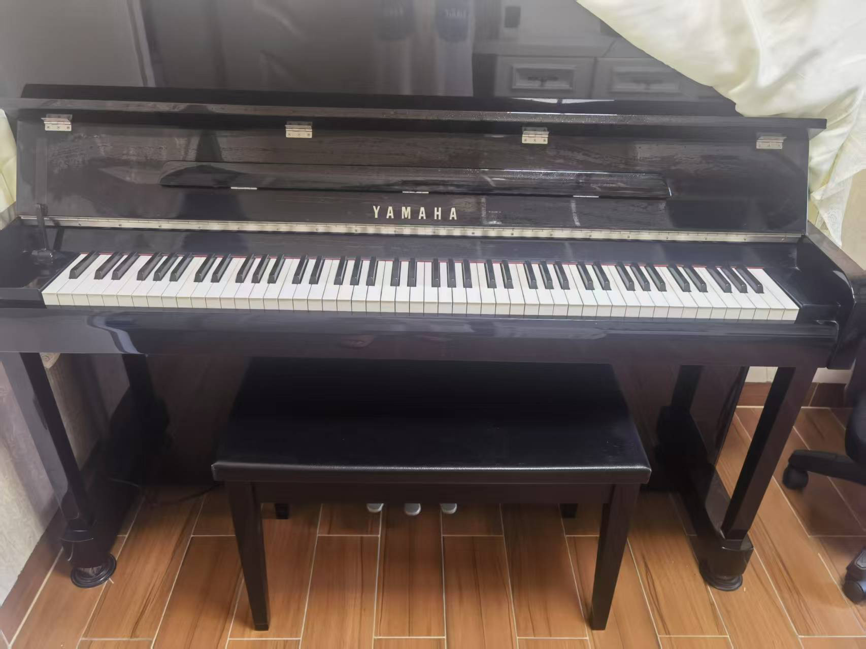 雅马哈二手钢琴原版原漆RADIUS121