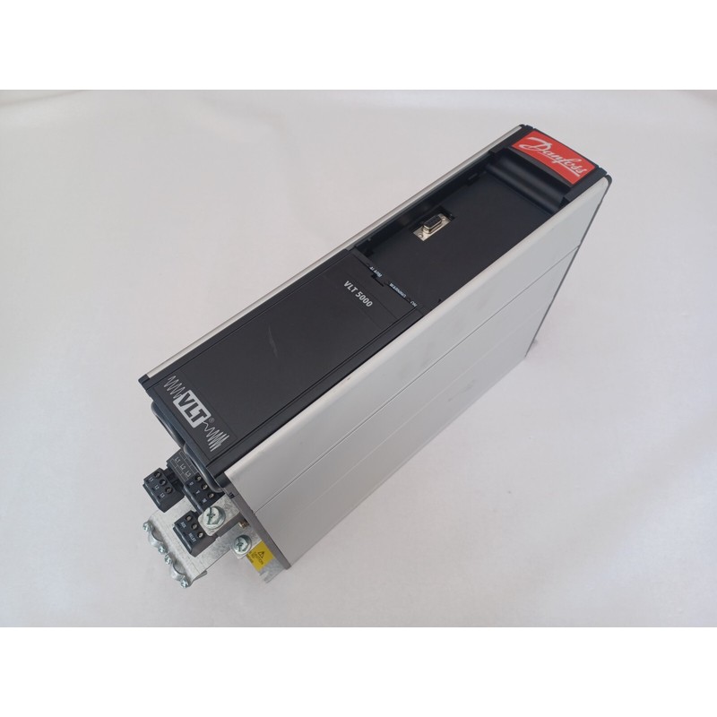 Danfoss Frequenzumrichter VLT 5000 VLT5002PT5B20STR3DLF00A00
