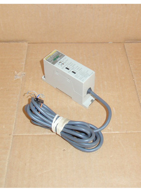 Z4M-W100RA Omron Démo Laser Déplacement Capteur Interrupte