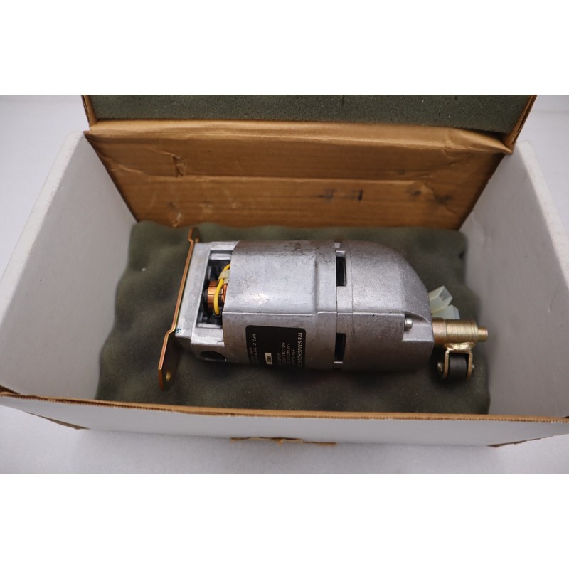 全新带盒 CUTLER HAMMER 449D431G01 - CH 120VAC/DC 充电电机库