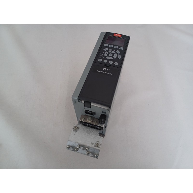 Danfoss Frequenzumrichter VLT FC-302PK75T5E20H1X P/N: 131B00