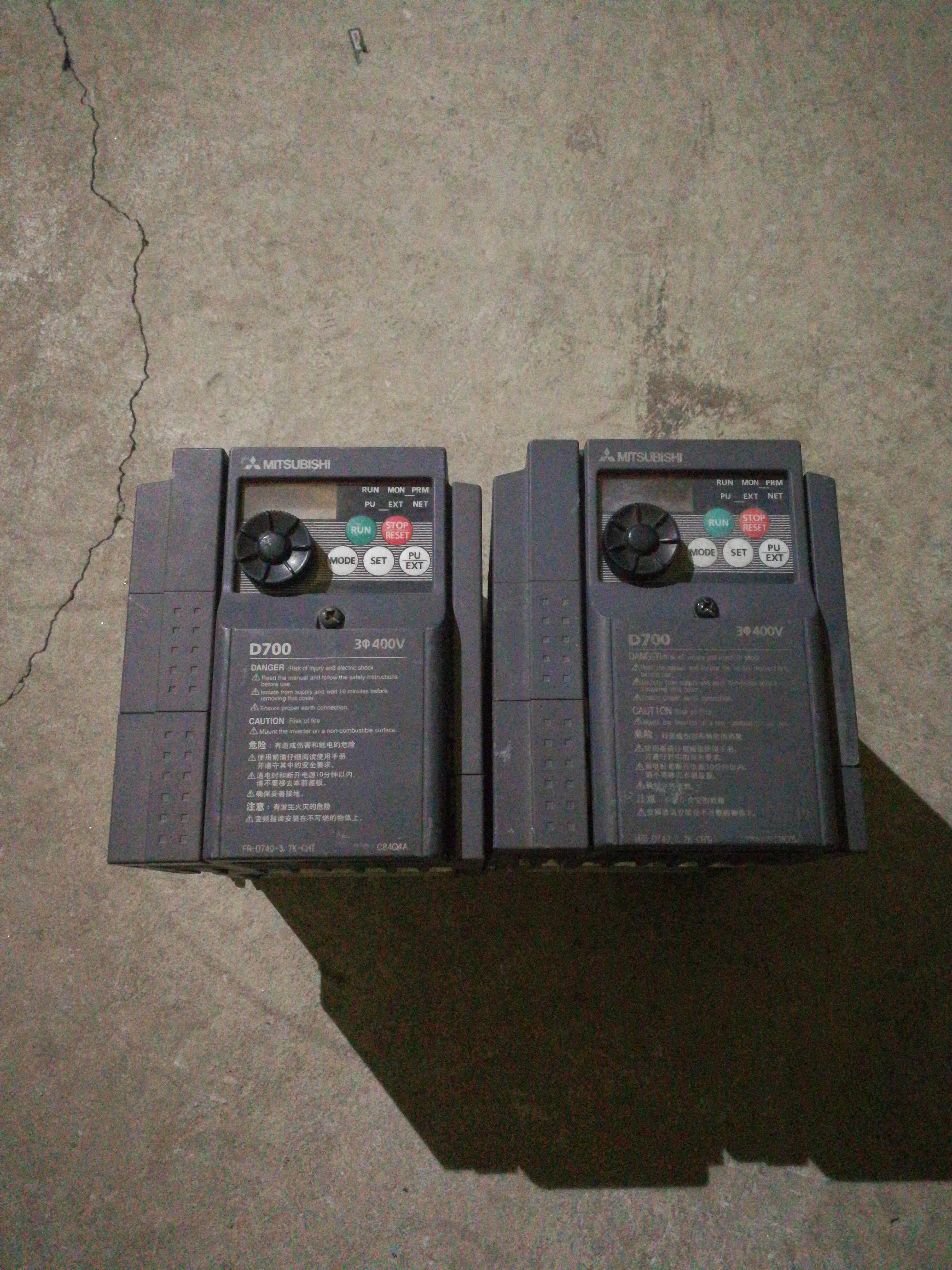 三菱d740变频器fr-d740-2.2k-cht 380v 2.2kw实物图