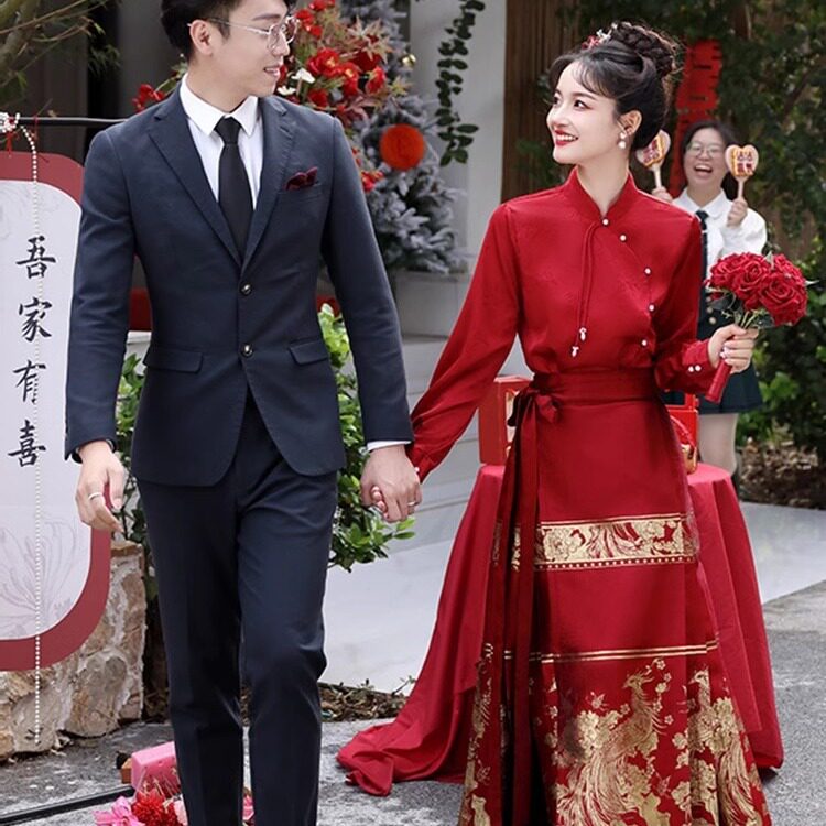 红色敬酒服中式新娘结婚马面裙女图片