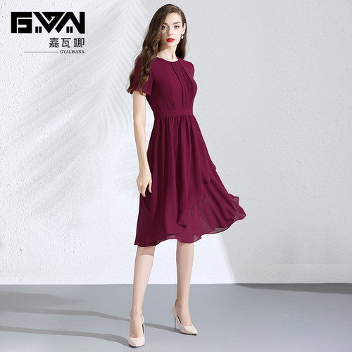 嘉瓦娜酒红色显瘦雪气质连衣裙