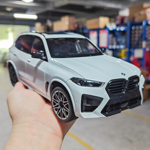 正版授权宝马BMW X5 M合金车模1比18仿真车模白色SUV收藏车模玩具
