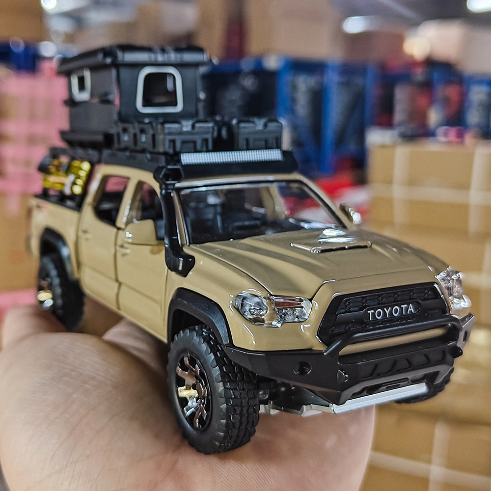 合金车模1比32仿真车塔库玛皮卡