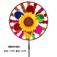 Включите блестки на поворотном столе плюс цветы