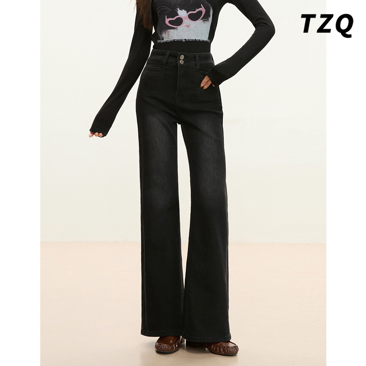 黑色小个子不贴腿微喇叭牛仔裤