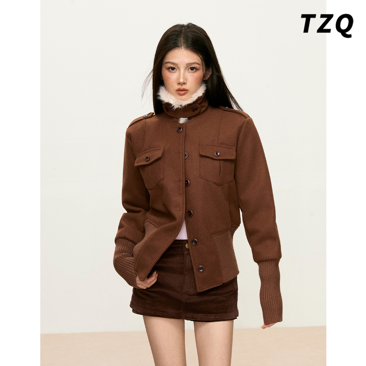 咖色美拉德风立领短外套