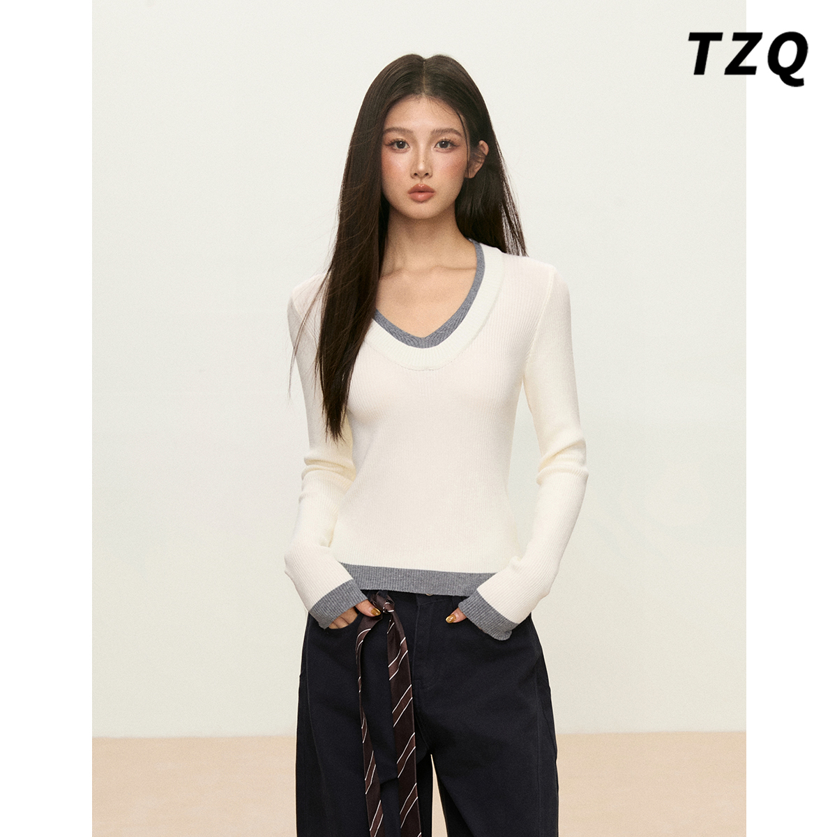 假两件撞色V领针织衫女