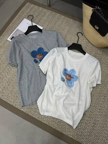 2026春夏新品花朵刺绣圆领短袖T恤女宽松显瘦百搭上衣