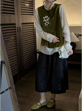 2026早春女装新款绿色丝绒手工钉珠水钻马甲气质老钱风轻中式上衣