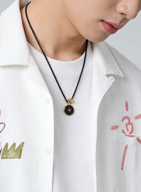 男生黑色星星圆牌不规则项链