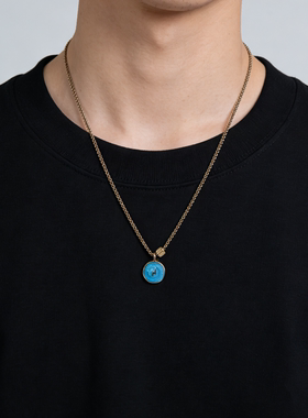 项链男款潮蓝色闪电吊坠锁骨链复古金色圆牌锁骨链小众高级感痞帅