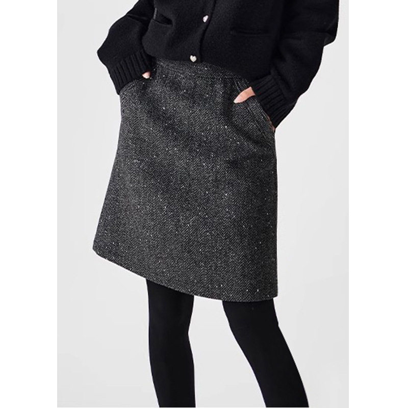时髦加厚短裙轻奢冬季新款2025年高级感羊毛呢半身裙女