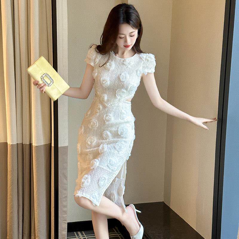 法式气质露腰连衣裙女夏新款小香风立体花朵设计感洋气名媛仙女裙