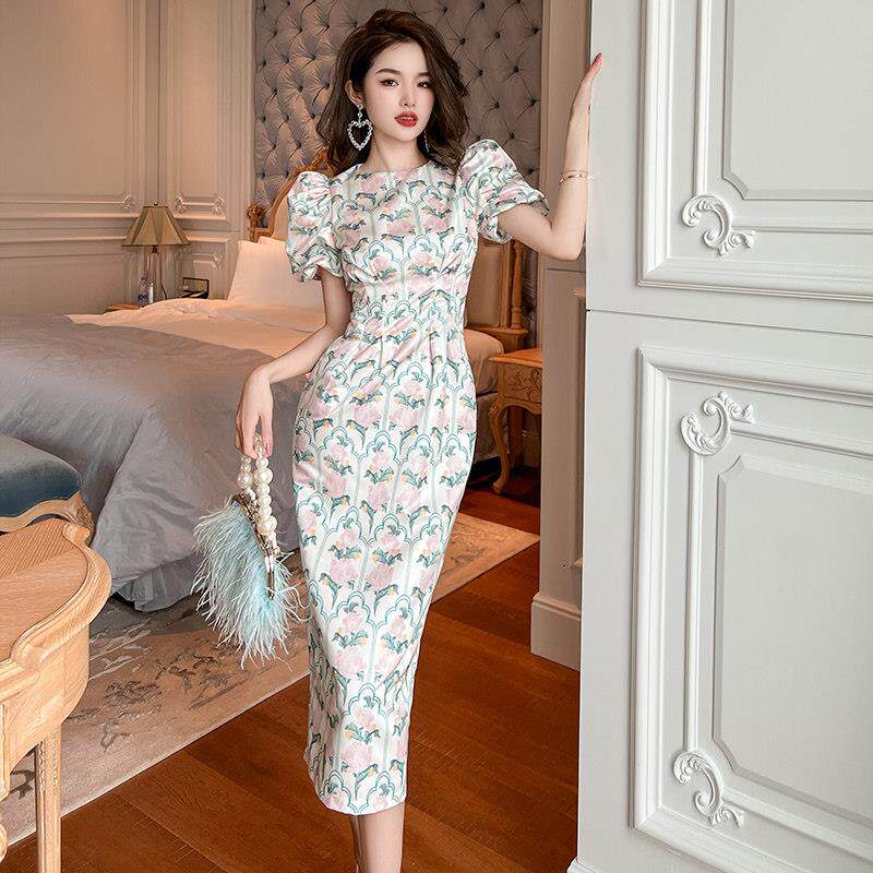 茶歇法式碎花连衣裙2026新款女夏高级感小众惊艳修身包臀过膝裙子