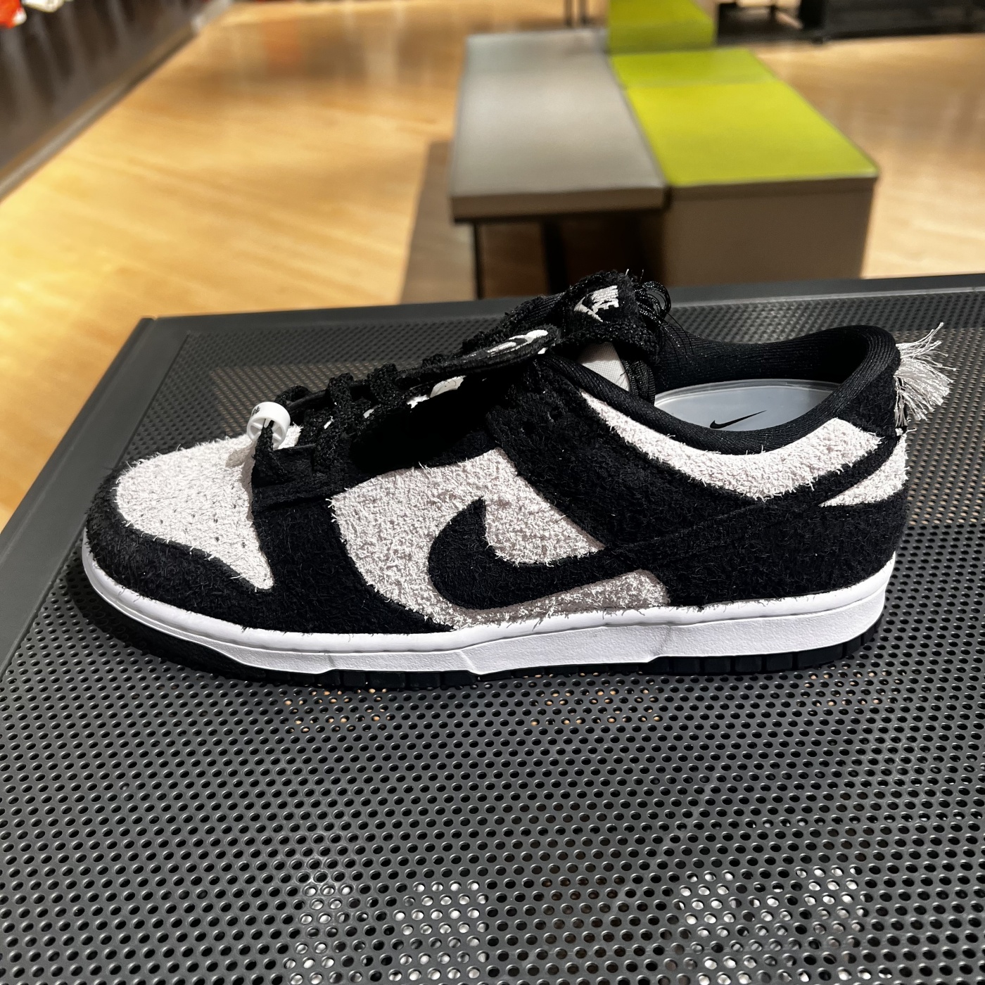 NIKE耐克男鞋Dunk Low熊猫白黑翻毛皮低帮板鞋篮球鞋 IB2990-100