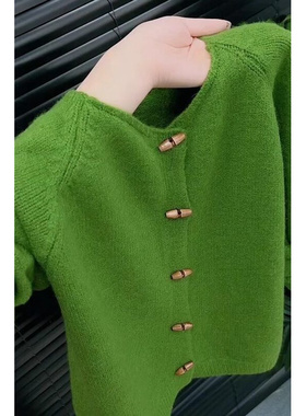 高级感绿色针织开衫毛衣女2025秋冬新款大码胖mm显瘦时尚洋气上衣
