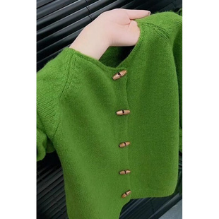 胖mm显瘦时尚 大码 洋气上衣 毛衣女2025秋冬新款 高级感绿色针织开衫