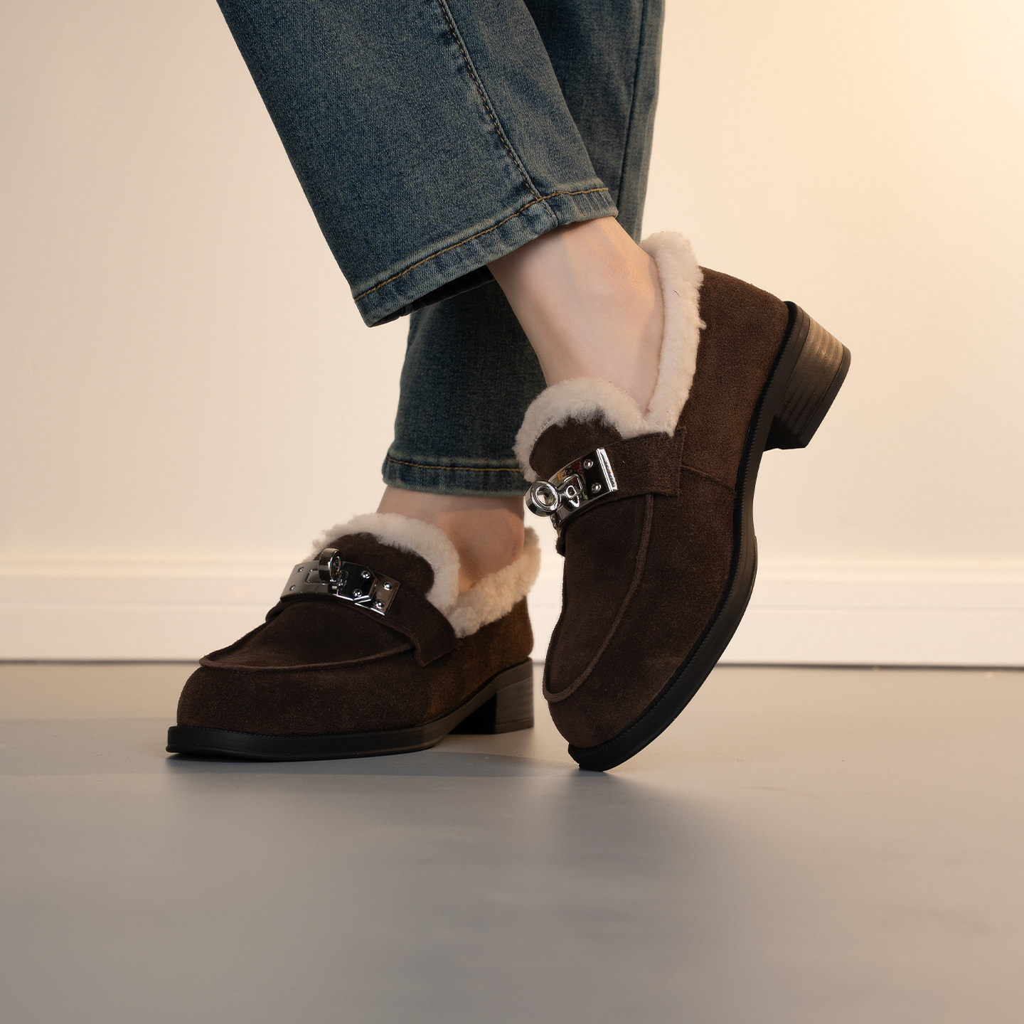 英伦风复古锁扣一脚蹬乐福鞋女真皮加绒保暖深口单鞋松糕底圆头,女鞋,深口单鞋,淘宝优惠券,粉丝福利购,淘宝优惠卷