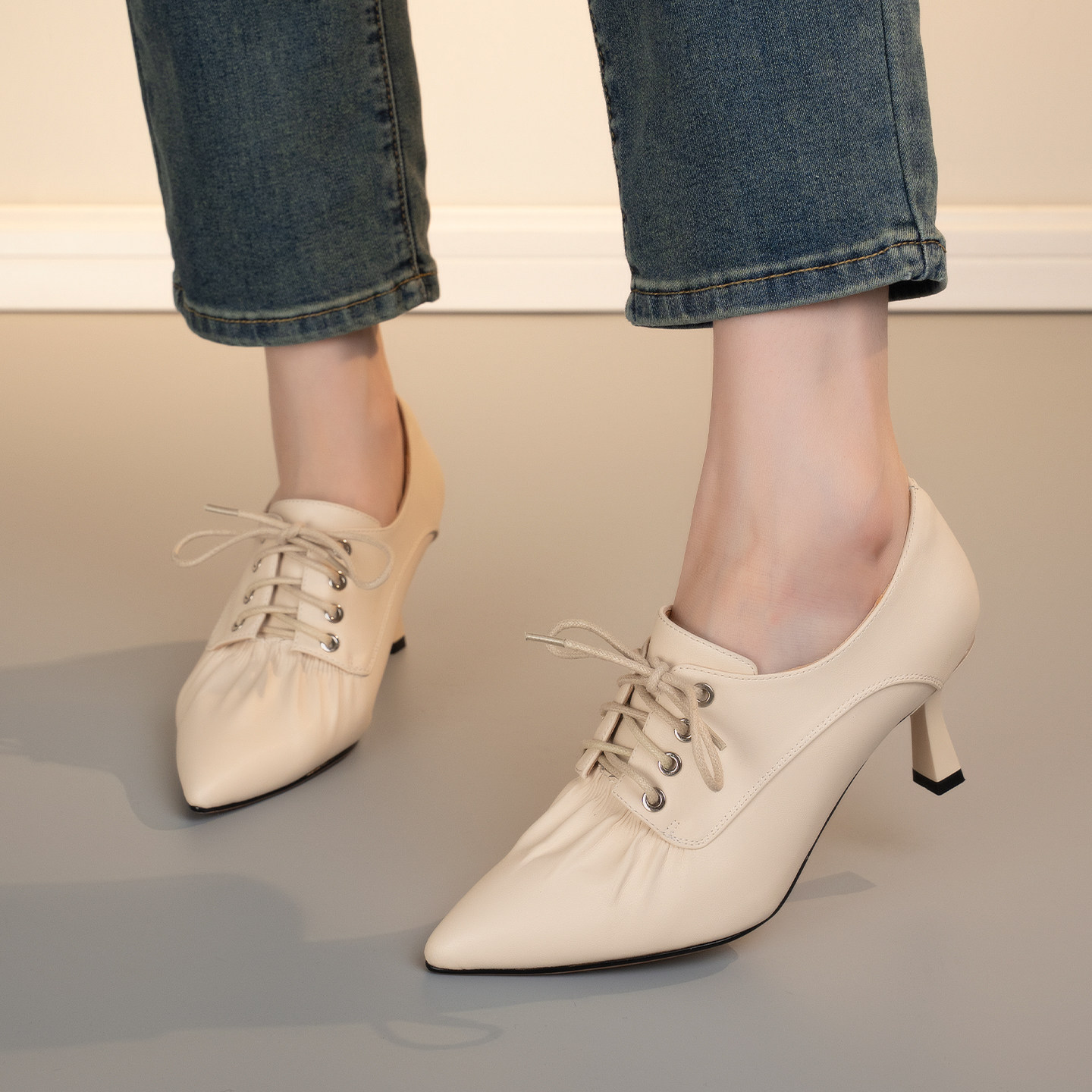 2026年春季新款褶皱深口系带高跟单鞋细跟尖头优雅时装靴时尚休闲,女鞋,深口单鞋,淘宝优惠券,粉丝福利购,淘宝优惠卷