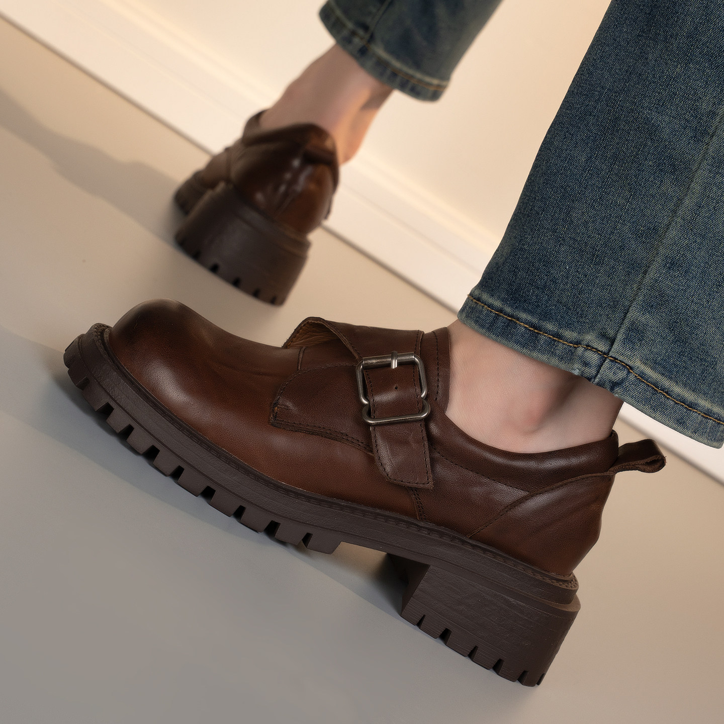 英伦风真皮厚底乐福鞋女皮带扣一脚蹬深口单鞋粗跟低跟圆头舒适,女鞋,深口单鞋,淘宝优惠券,粉丝福利购,淘宝优惠卷