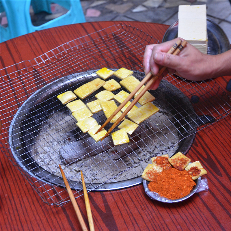 贵州特产贵阳特色街边美食烧烤烙锅油炸遵义小吃牙签包爆浆嫩豆腐