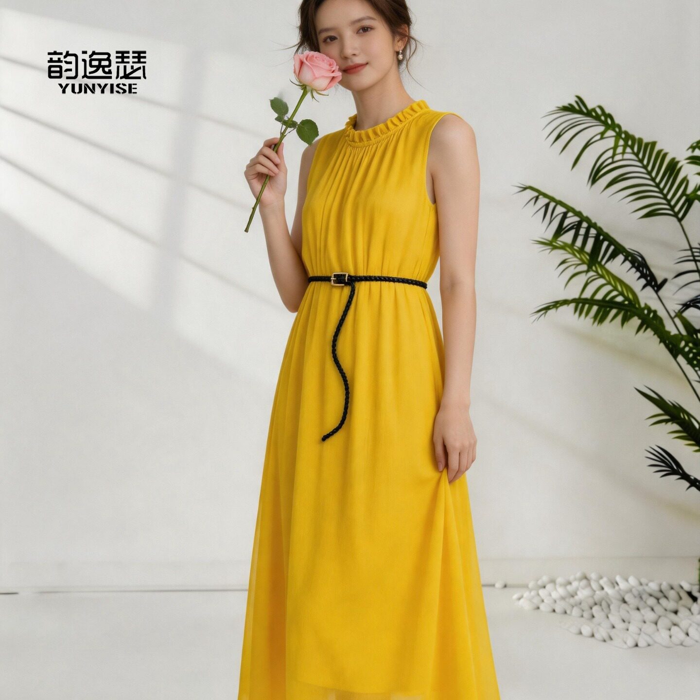 桑蚕丝真丝连衣裙女2026夏季新款无袖高腰显瘦气质中长款黄色裙