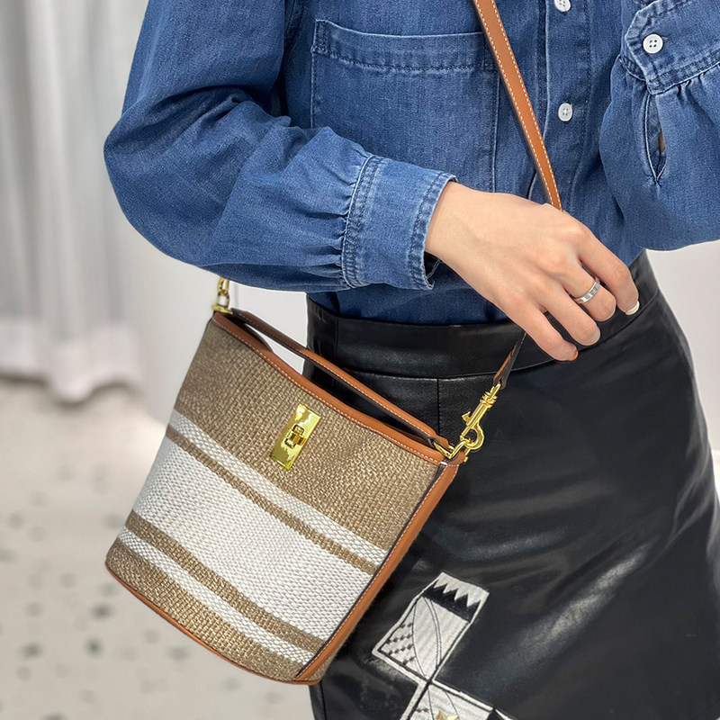 包包女2026新款真皮编织水桶包高级感手提包大容量休闲单肩斜挎包